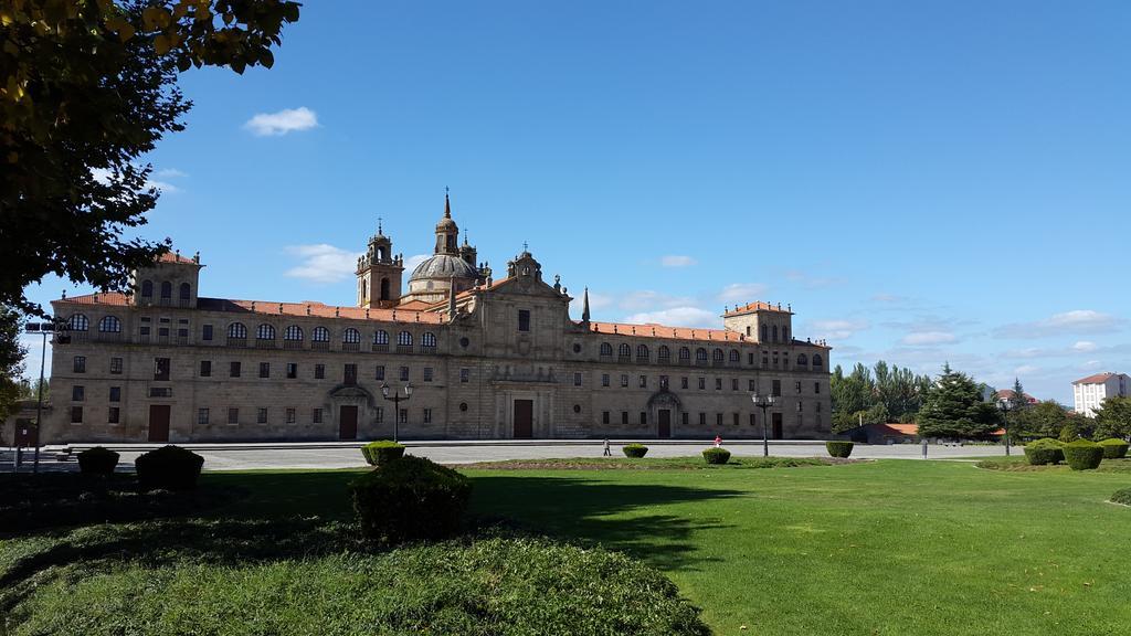 Hostal Medievo Hotel Monforte De Lemos Luaran gambar